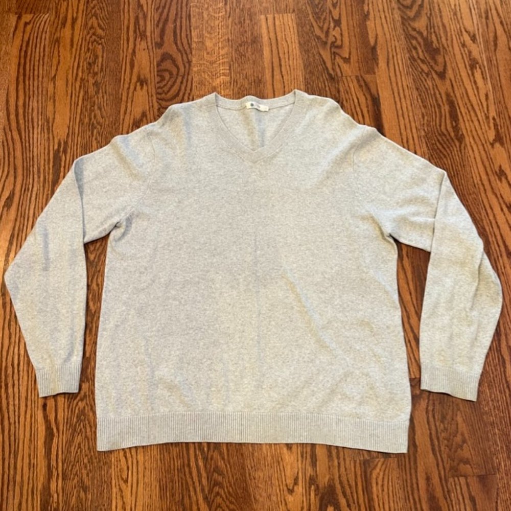 J. Crew V Neck Sweater - Light Grey - Mens XL (fits like Large) - Good Condition